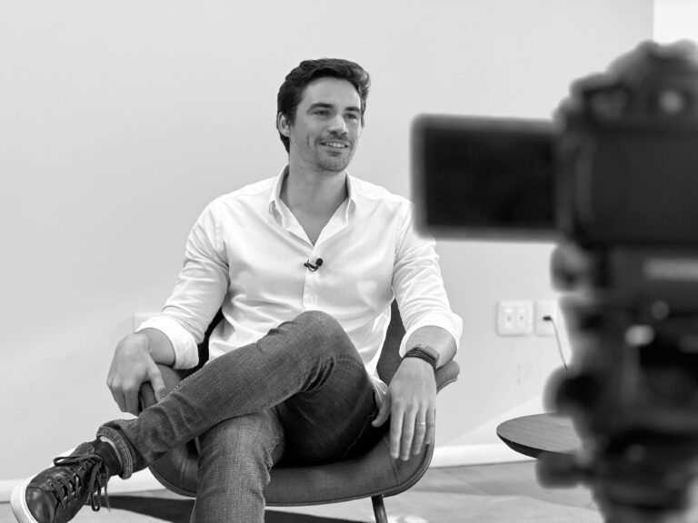Conheça André Conejo: Experiência e Visão de Liderança Estratégica
